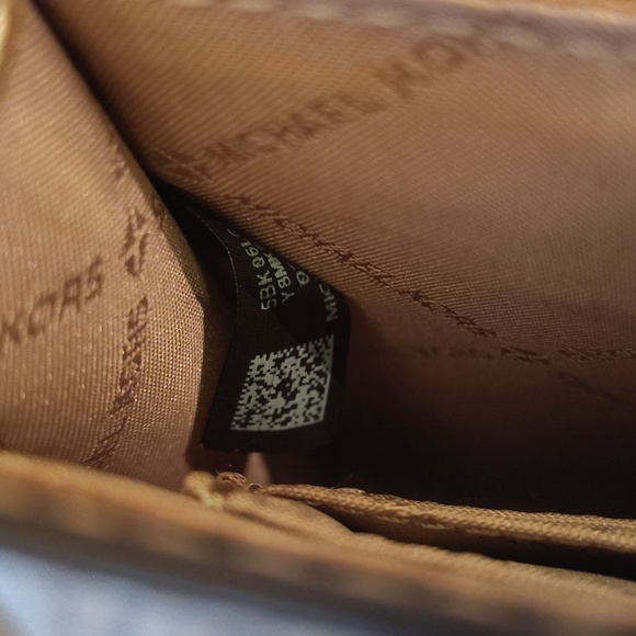 LIKE🆕MK: Michael Kors On-the-Go Mini Crossbody Bag Gold - Picture 9 of 13